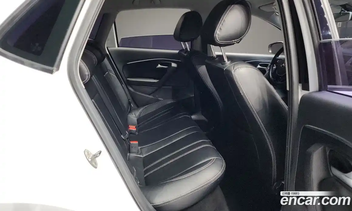 Volkswagen Polo 2015 1.4 гидро в Москве № 199133, фото 12