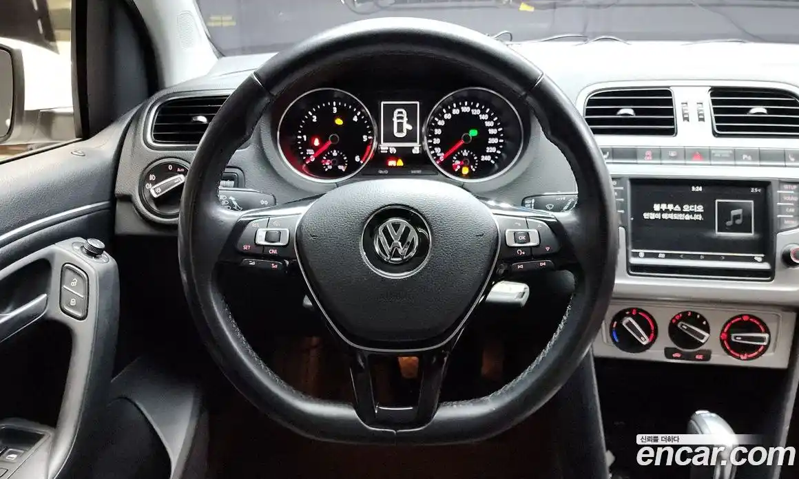 Volkswagen Polo 2015 1.4 гидро в Москве № 199133, фото 13