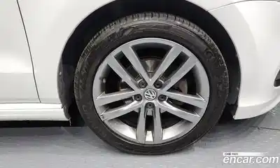 Volkswagen Polo 2015 1.4 гидро в Москве № 199133, миниатюра 5