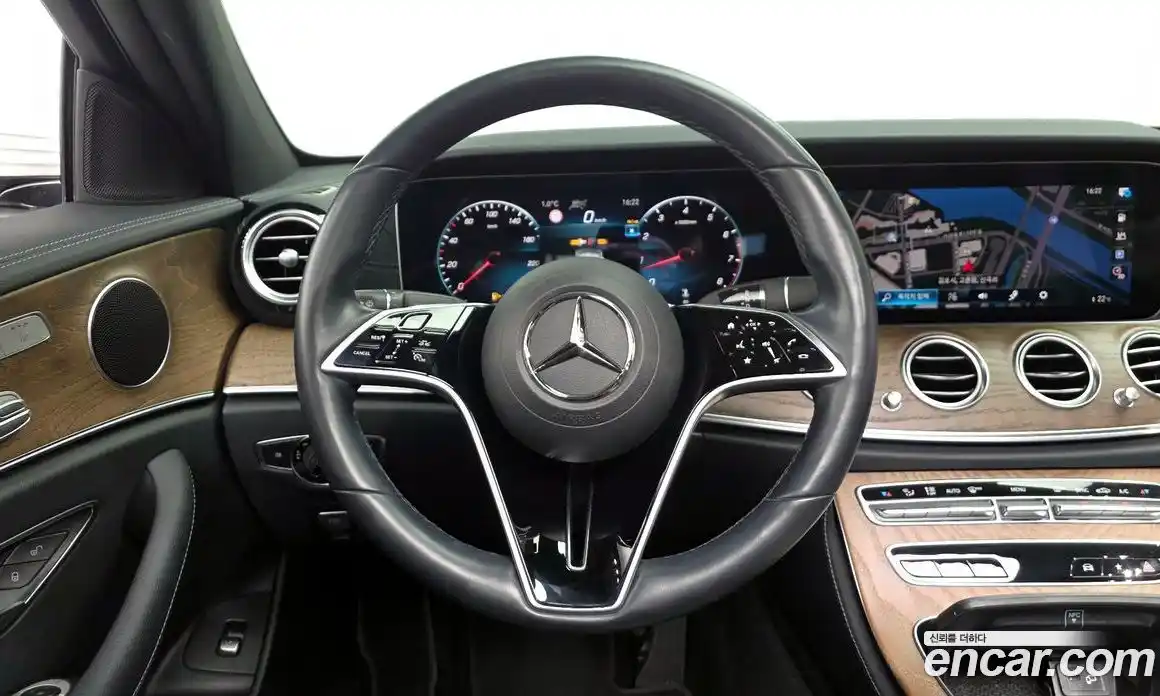 Mercedes-Benz E-Class 2022 2.0 гидро, фото 13
