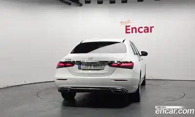 Mercedes-Benz E-Class 2022 2.0 гидро, миниатюра 4