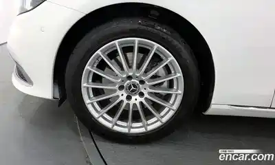 Mercedes-Benz E-Class 2022 2.0 гидро, миниатюра 5