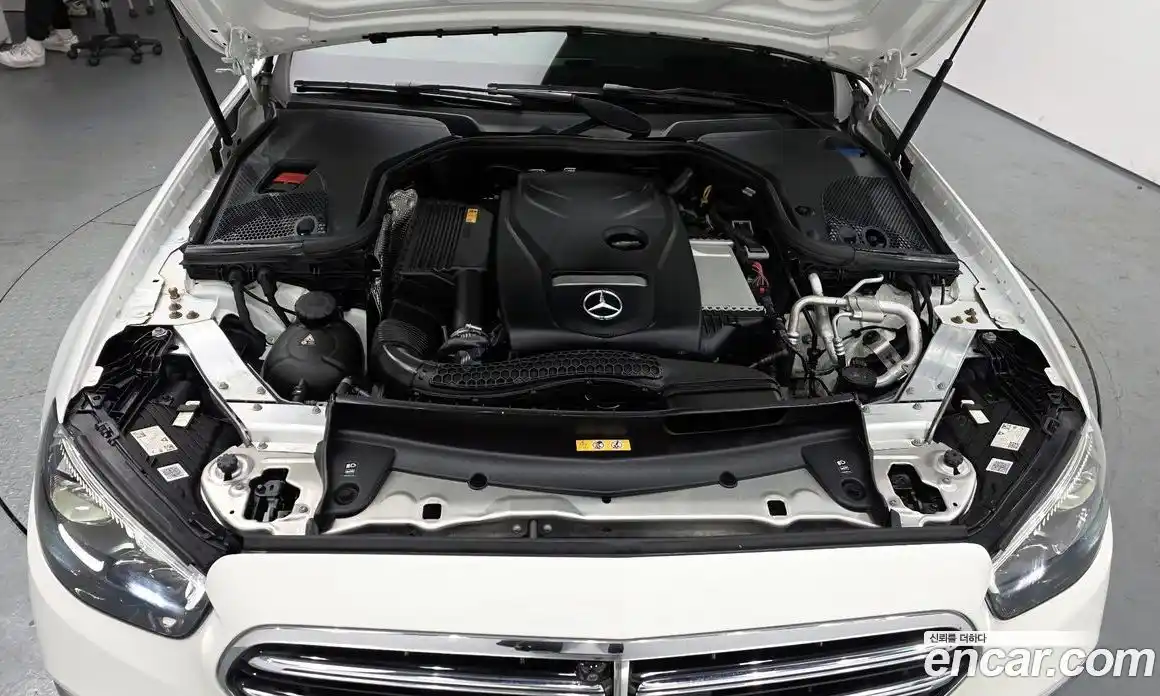 Mercedes-Benz E-Class 2022 2.0 гидро, фото 6