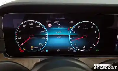 Mercedes-Benz E-Class 2022 2.0 гидро, миниатюра 8