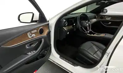 Mercedes-Benz E-Class 2022 2.0 гидро, миниатюра 10