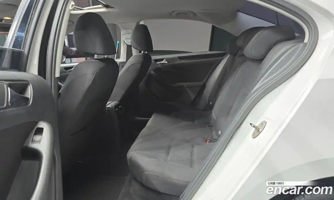 Volkswagen Jetta 2012 2.0 гидро в Москве № 210289, фото 13