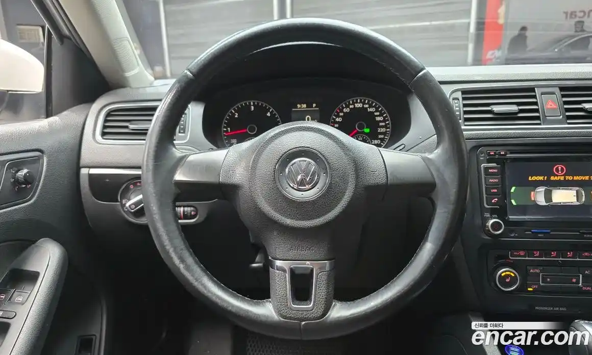 Volkswagen Jetta 2012 2.0 гидро в Москве № 210289, фото 14