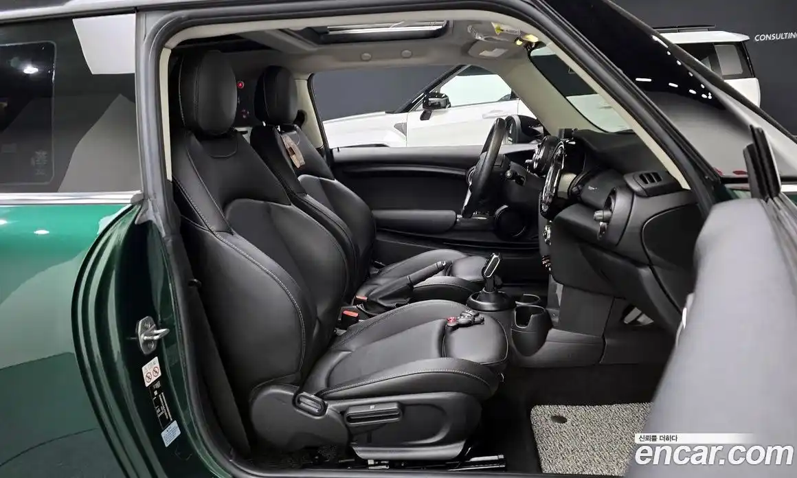 Mini Cooper 2018 1.5 гидро в Москве № 211091, фото 10