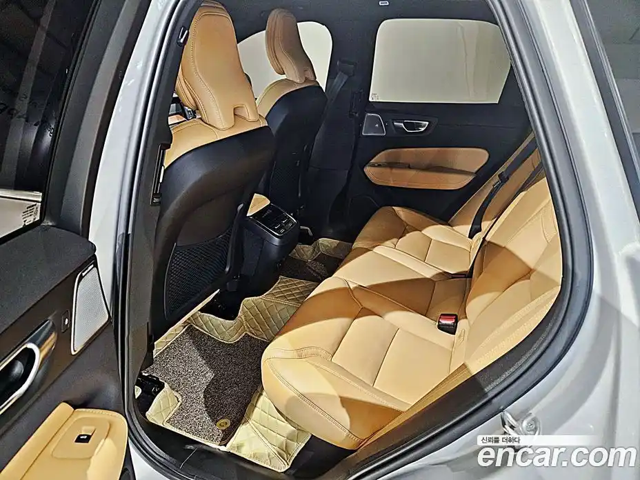 Volvo XC60 2023 2.0 гидро в Москве № 212880, фото 17