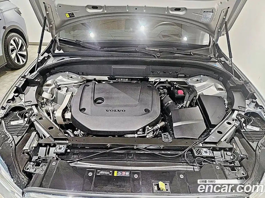 Volvo XC60 2023 2.0 гидро в Москве № 212880, фото 6