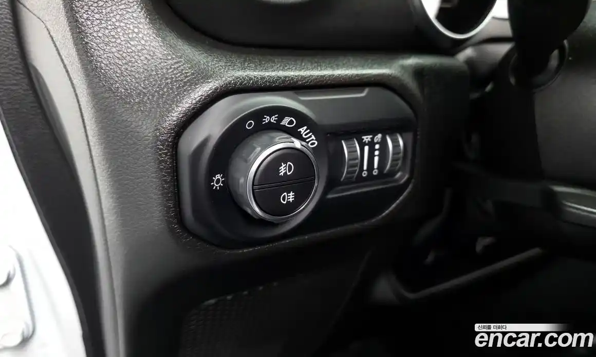 Jeep Wrangler 2023 2.0 гидро в Москве № 215477, фото 19