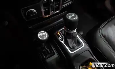 Jeep Wrangler 2023 2.0 гидро в Москве № 215477, миниатюра 9