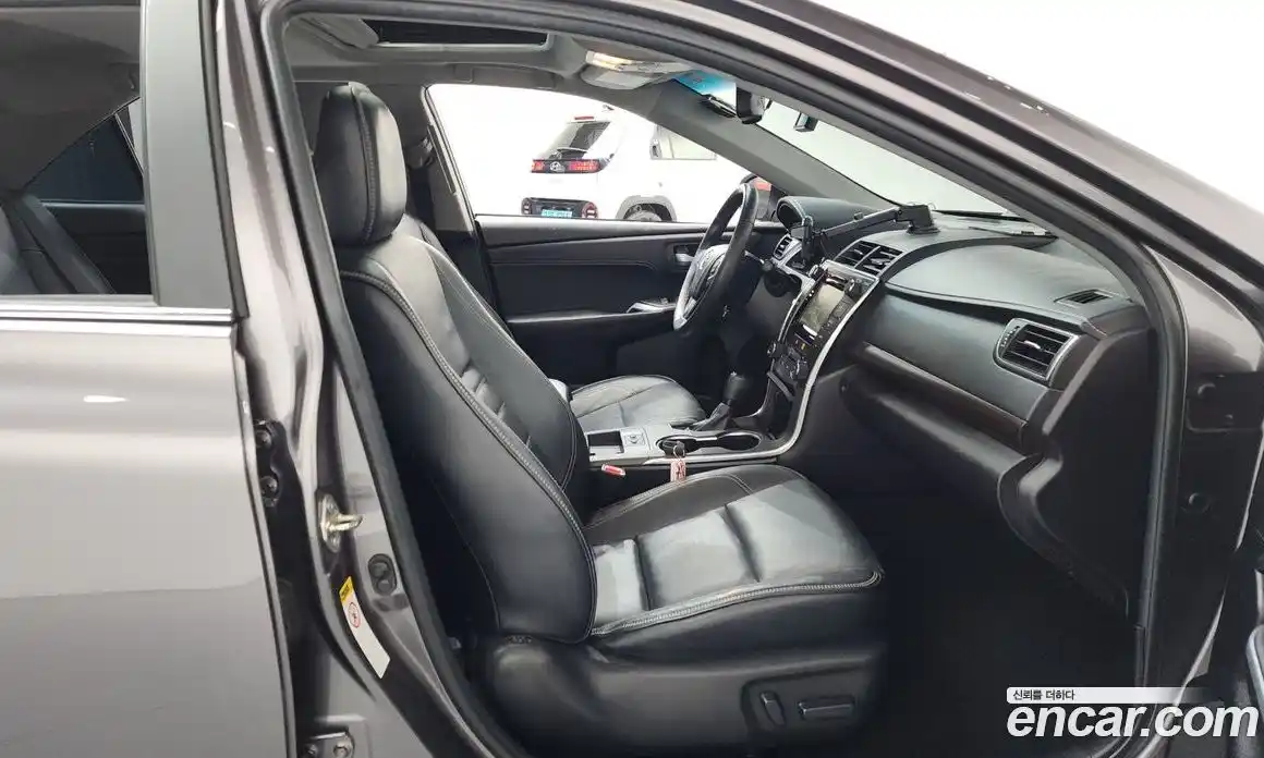 Toyota Camry 2016 2.5 гидро в Москве № 215511, фото 11