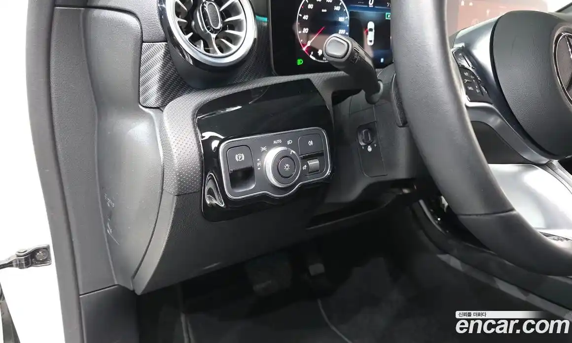 Mercedes-Benz A-Class 2024 2.0 гидро в Москве № 215919, фото 13