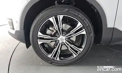 Volvo XC40 2022 2.0 гидро в Москве № 230369, миниатюра 4