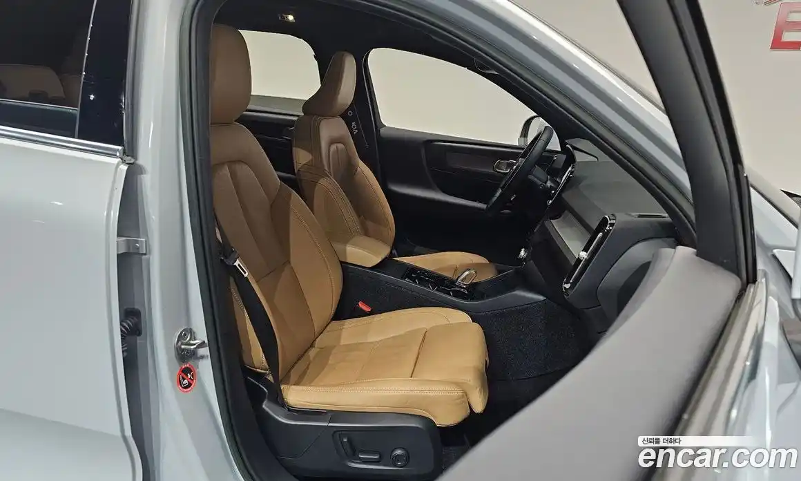Volvo XC40 2022 2.0 гидро в Москве № 230369, фото 9
