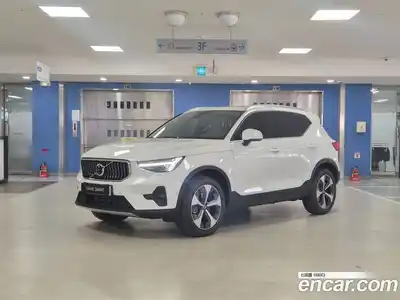 Volvo XC40, 2025