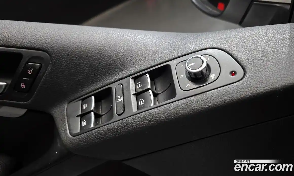 Volkswagen Tiguan 2015 2.0 гидро в Москве № 232251, фото 17