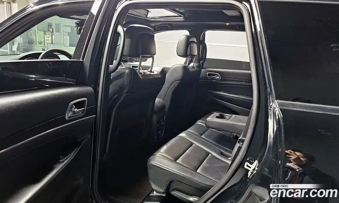 Jeep Cherokee 2019 3.6 гидро в Москве № 232724, фото 11