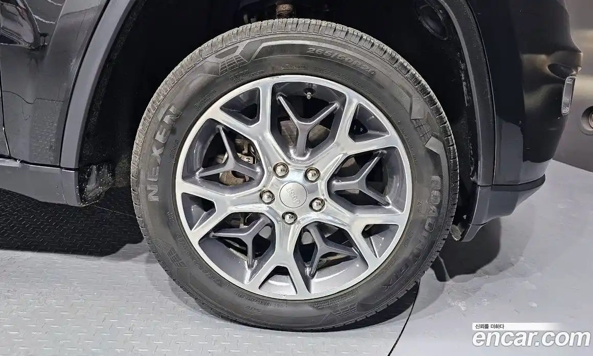 Jeep Cherokee 2019 3.6 гидро в Москве № 232724, фото 5