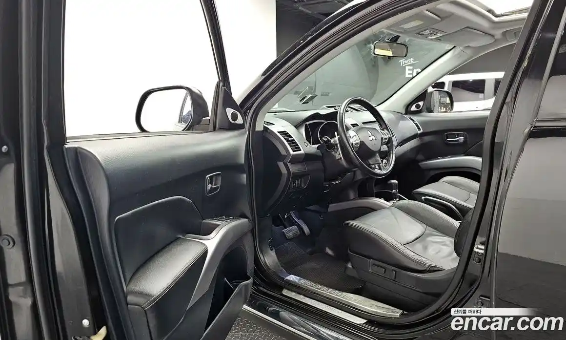 Mitsubishi Outlander 2008 3.0 гидро в Москве № 236142, фото 11