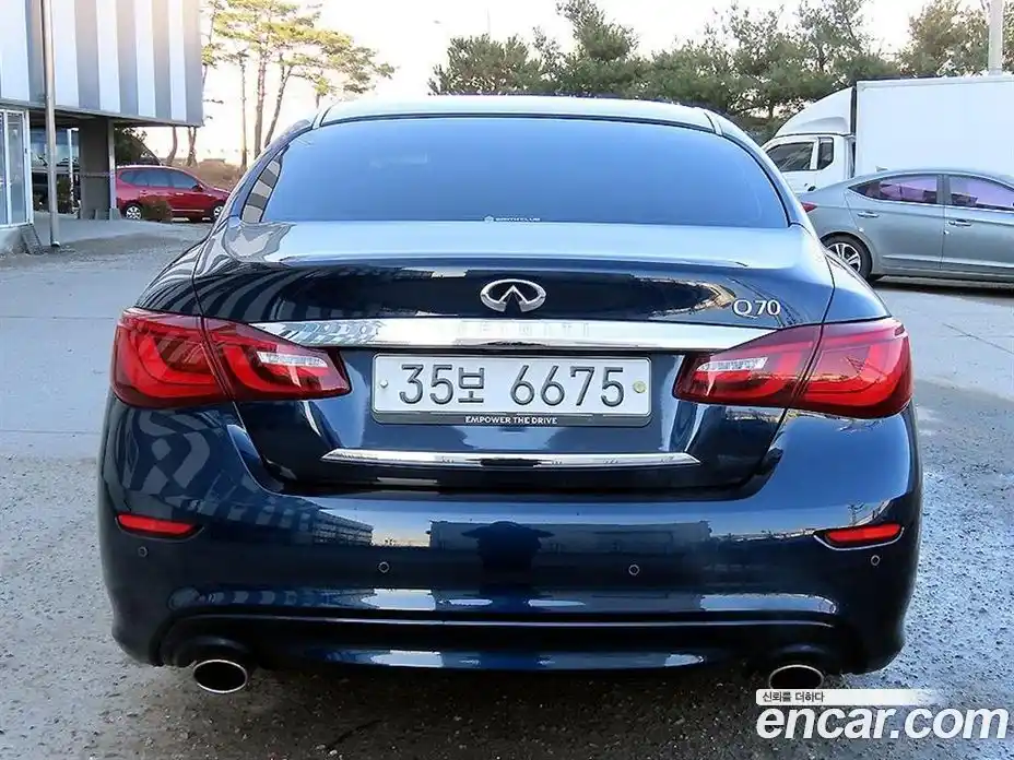 Infiniti Q70 2019 3.7 гидро в Москве № 256210, фото 4