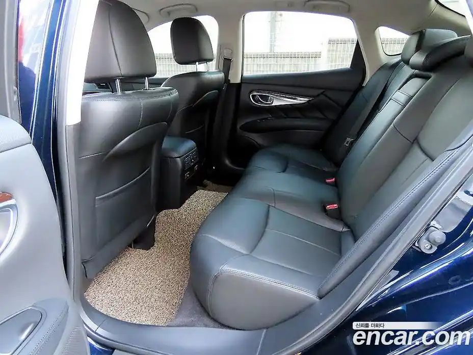 Infiniti Q70 2019 3.7 гидро в Москве № 256210, фото 6