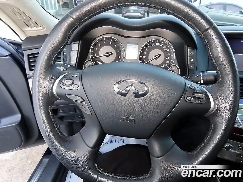 Infiniti Q70 2019 3.7 гидро в Москве № 256210, фото 8
