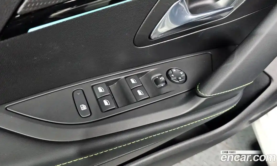 Peugeot 208 2022 0.1 гидро в Москве № 257166, фото 18