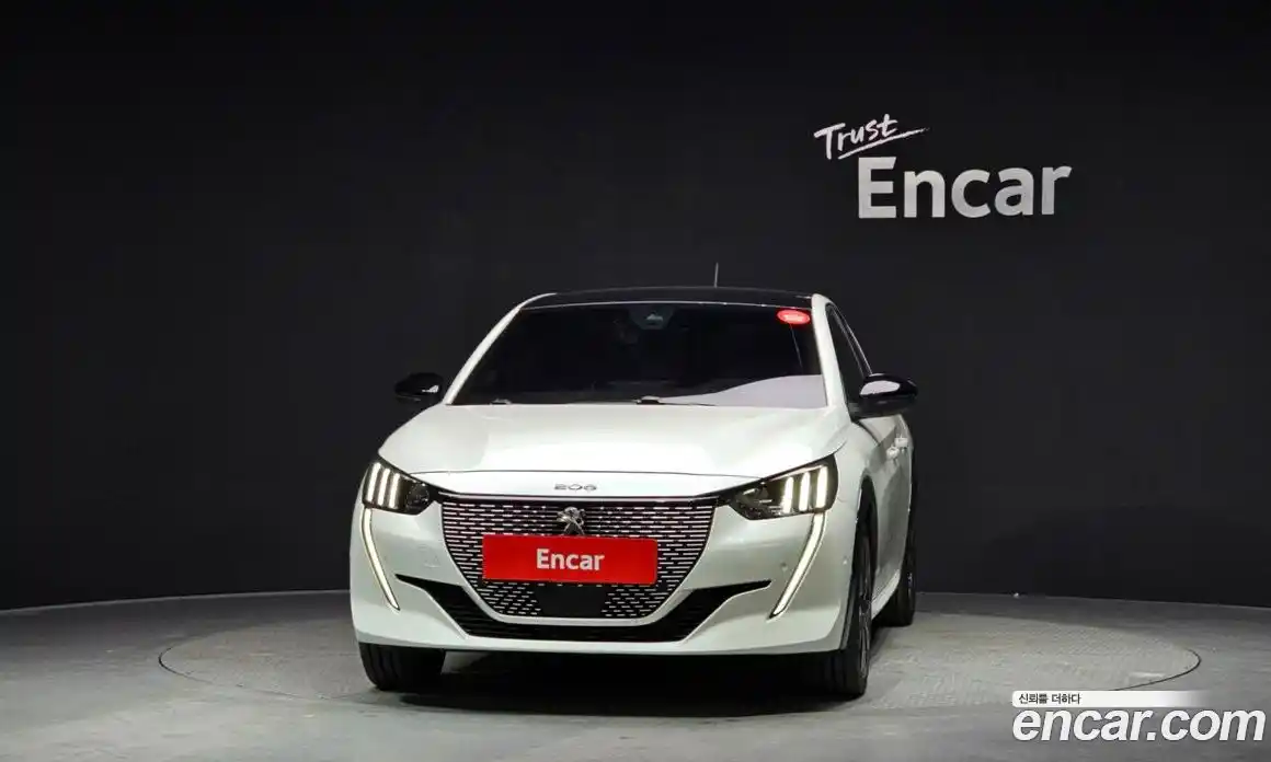 Peugeot 208 2022 0.1 гидро в Москве № 257166, фото 3