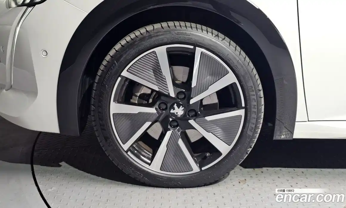 Peugeot 208 2022 0.1 гидро в Москве № 257166, фото 5