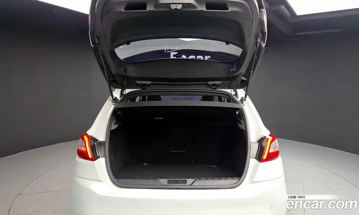 Peugeot 308 2018 1.6 гидро в Москве № 258140, фото 20