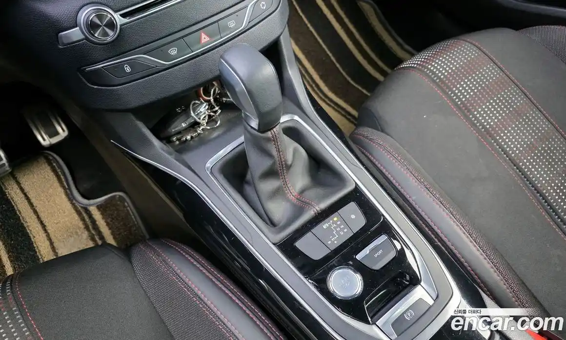 Peugeot 308 2018 1.6 гидро в Москве № 258140, фото 9