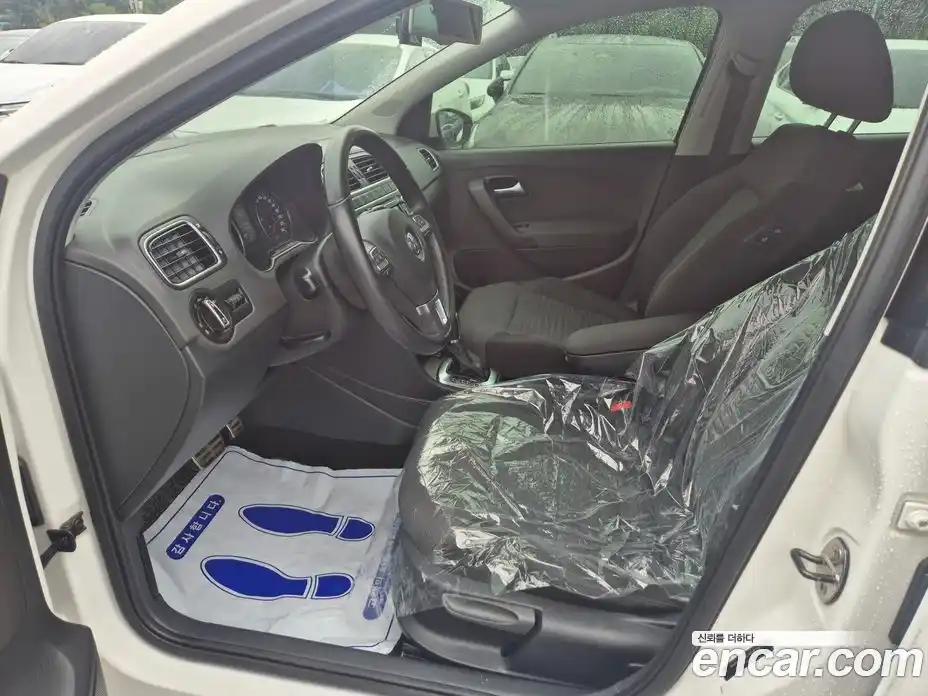 Volkswagen Polo 2014 1.6 гидро в Москве № 277519, фото 14
