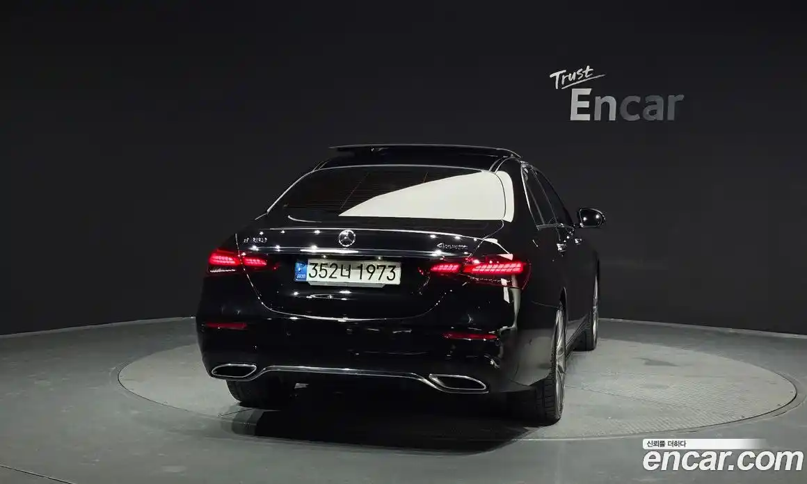 Mercedes-Benz E-Class 2022 2.0 гидро, фото 4