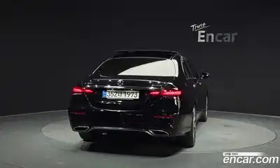 Mercedes-Benz E-Class 2022 2.0 гидро, миниатюра 4