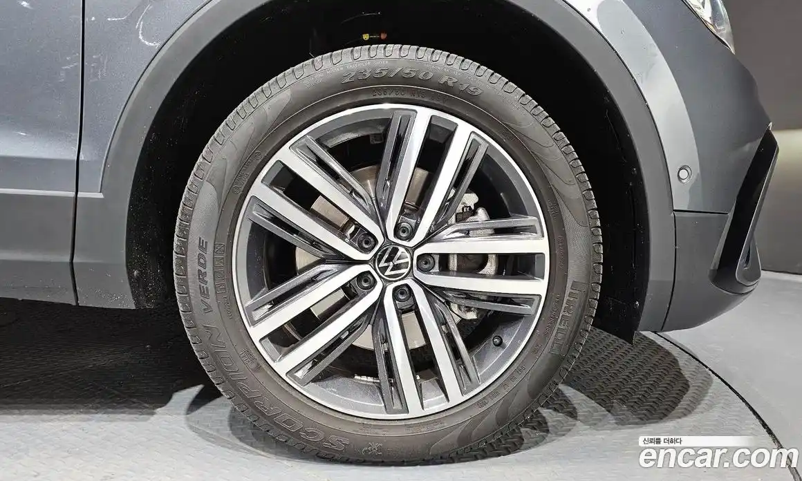 Volkswagen Tiguan 2024 2.0 гидро в Москве № 317769, фото 5