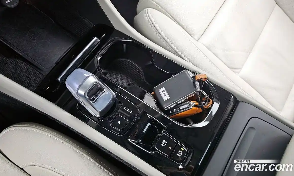Volvo XC40 2022 2.0 гидро в Москве № 326028, фото 9
