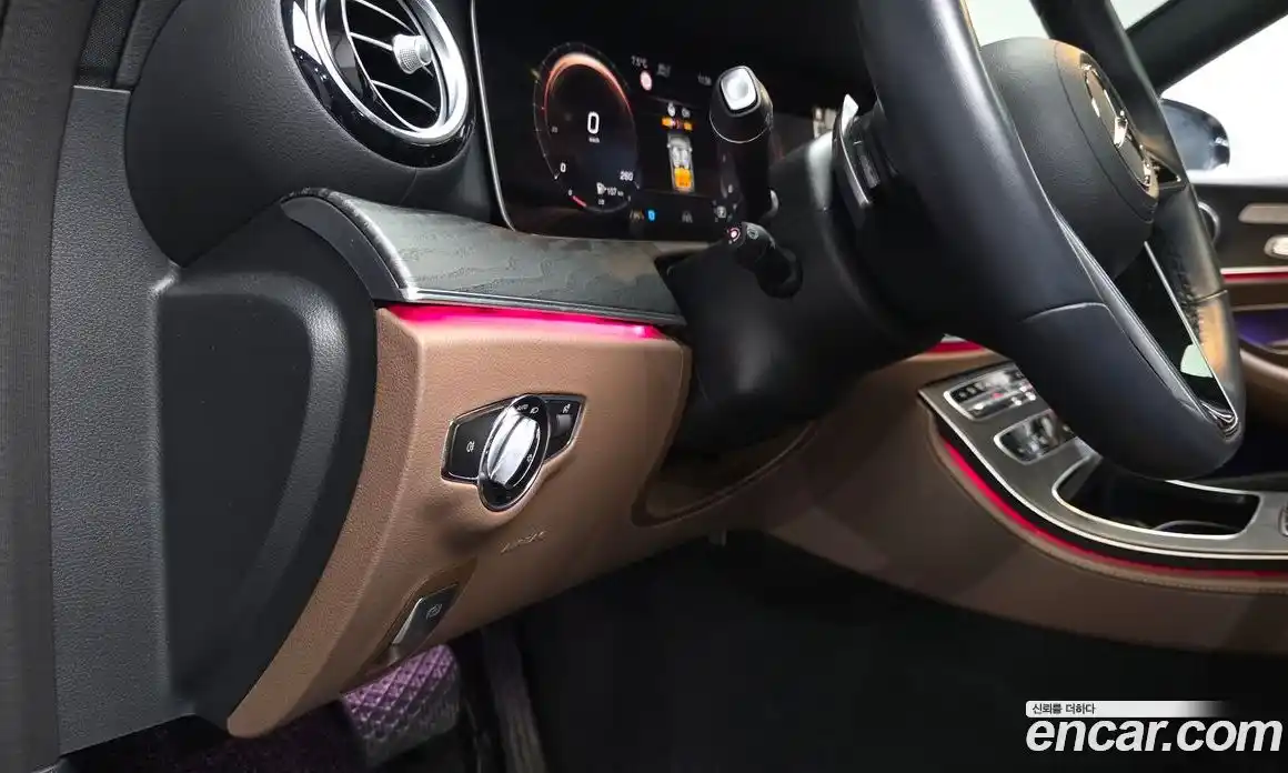 Mercedes-Benz E-Class 2023 2.0 гидро, фото 18