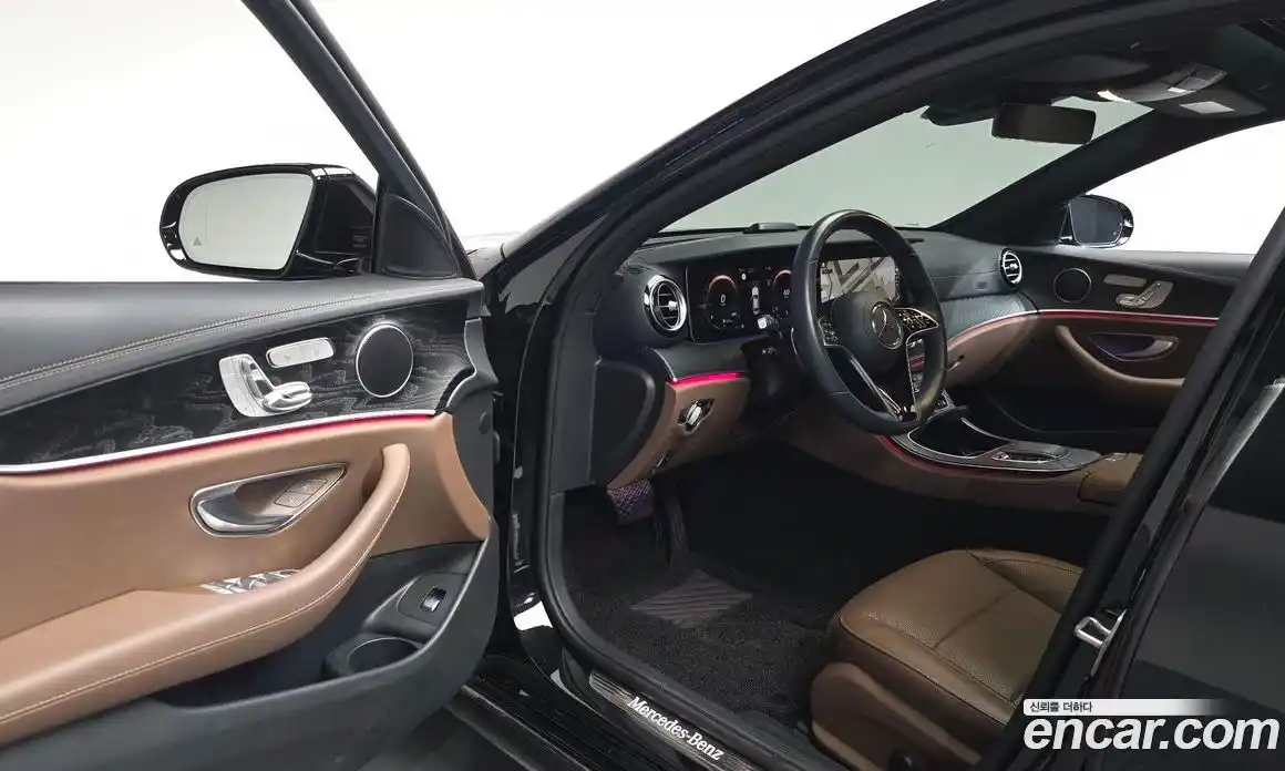 Mercedes-Benz E-Class 2023 2.0 гидро, фото 10