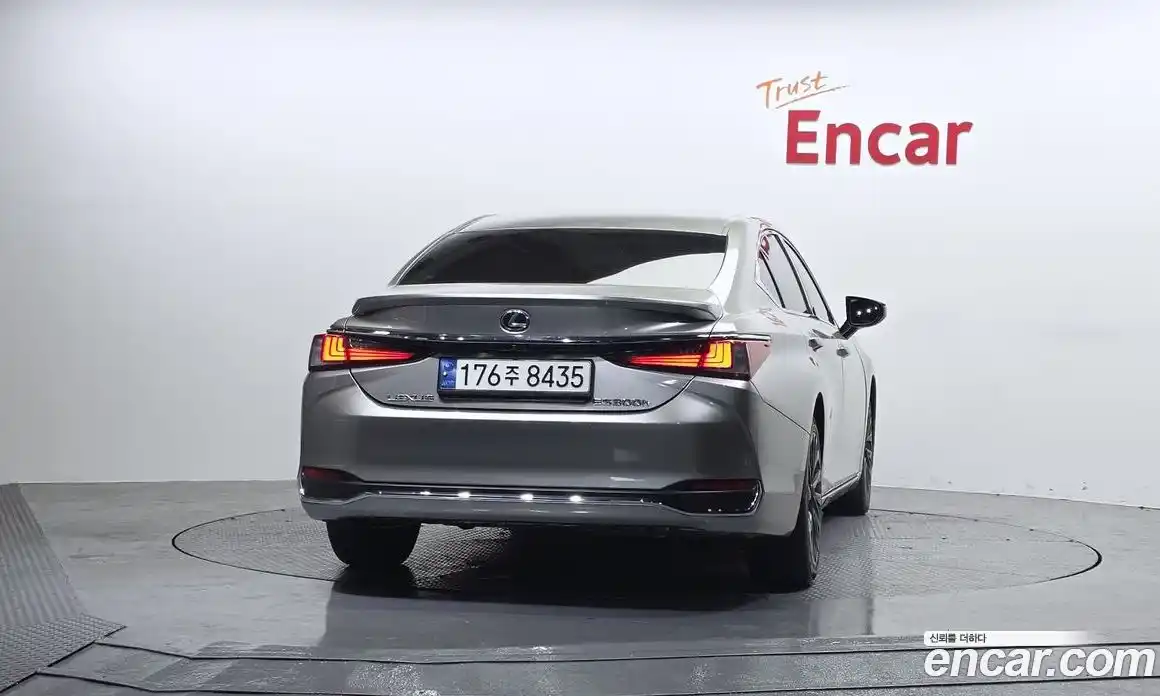 Lexus ES 2019 2.5 гидро в Москве № 466009, фото 4
