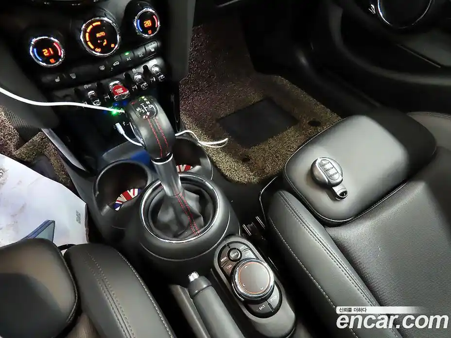 Mini Cooper 2019 2.0 гидро в Москве № 499151, фото 9