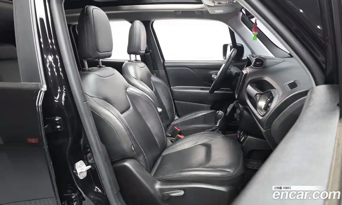 Jeep Renegade 2019 2.4 гидро в Москве № 725316, фото 11
