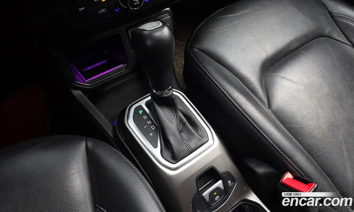 Jeep Renegade 2019 2.4 гидро в Москве № 725316, фото 9