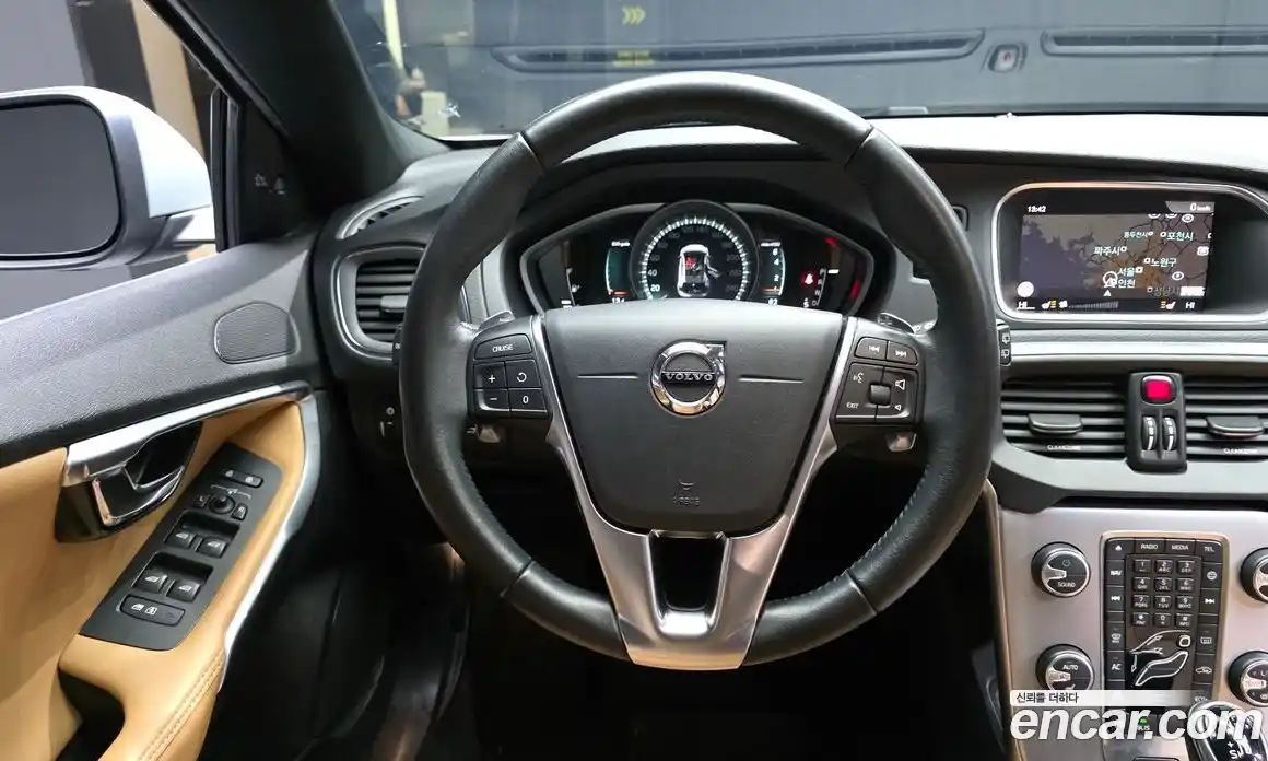 Volvo V40 2018 2.0 гидро в Москве № 749626, фото 13