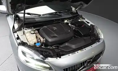 Volvo V40 2018 2.0 гидро в Москве № 749626, миниатюра 5