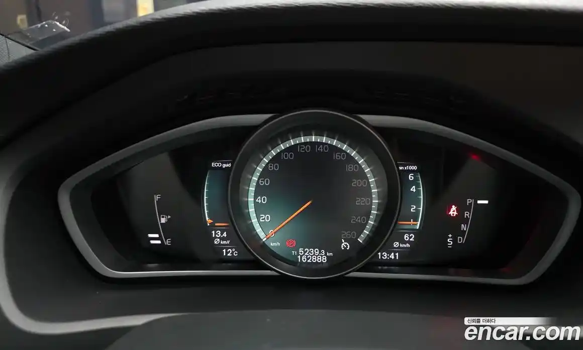 Volvo V40 2018 2.0 гидро в Москве № 749626, фото 8