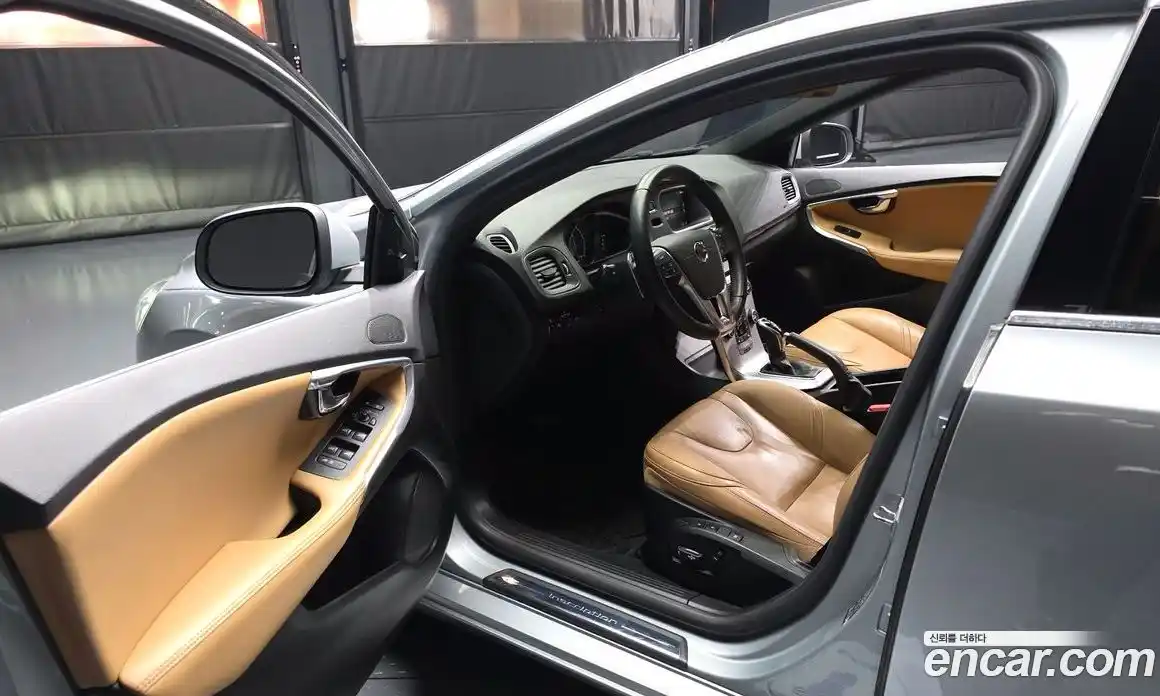 Volvo V40 2018 2.0 гидро в Москве № 749626, фото 10