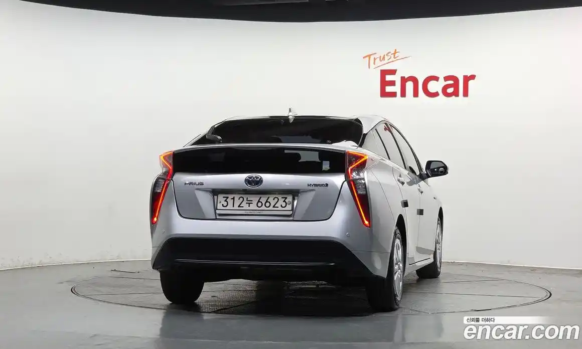 Toyota Prius 2018 1.8 гидро в Москве № 750295, фото 4