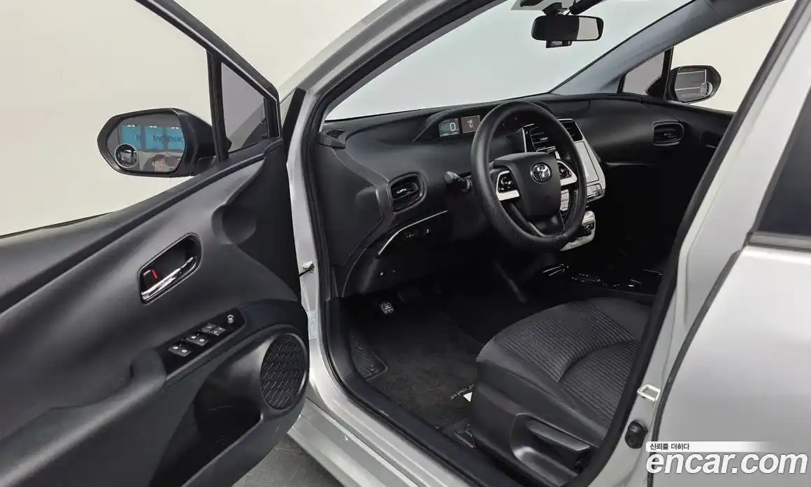 Toyota Prius 2018 1.8 гидро в Москве № 750295, фото 10